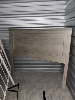 Pottery barn Hampton teen bed