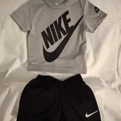 Nike Toddler 2T Outfit 