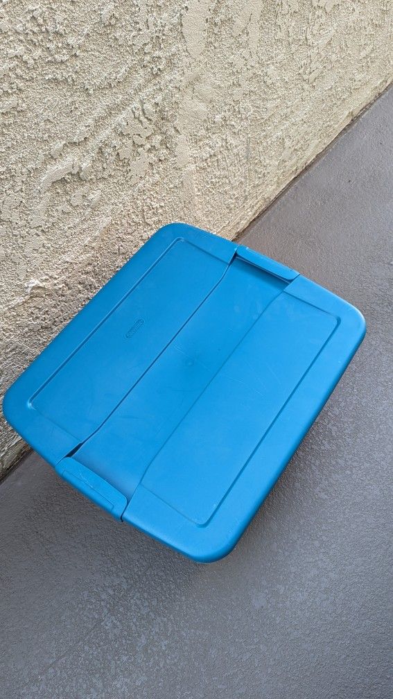 Sterilite 60 Gallon Storage Bin for Sale in Los Angeles, CA - OfferUp