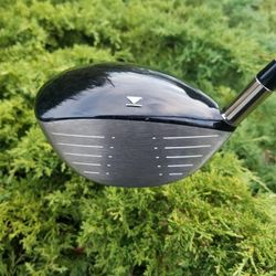 Titleist 907 D2 Driver- Aldila Stiff Shaft