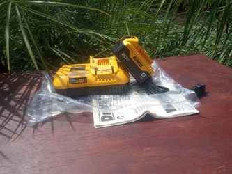 DeWalt 60v 20 v new fast charger 8AMP. Battery 5.0  AH