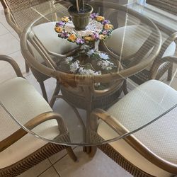 Glass Wicker Table/4 Chairs 