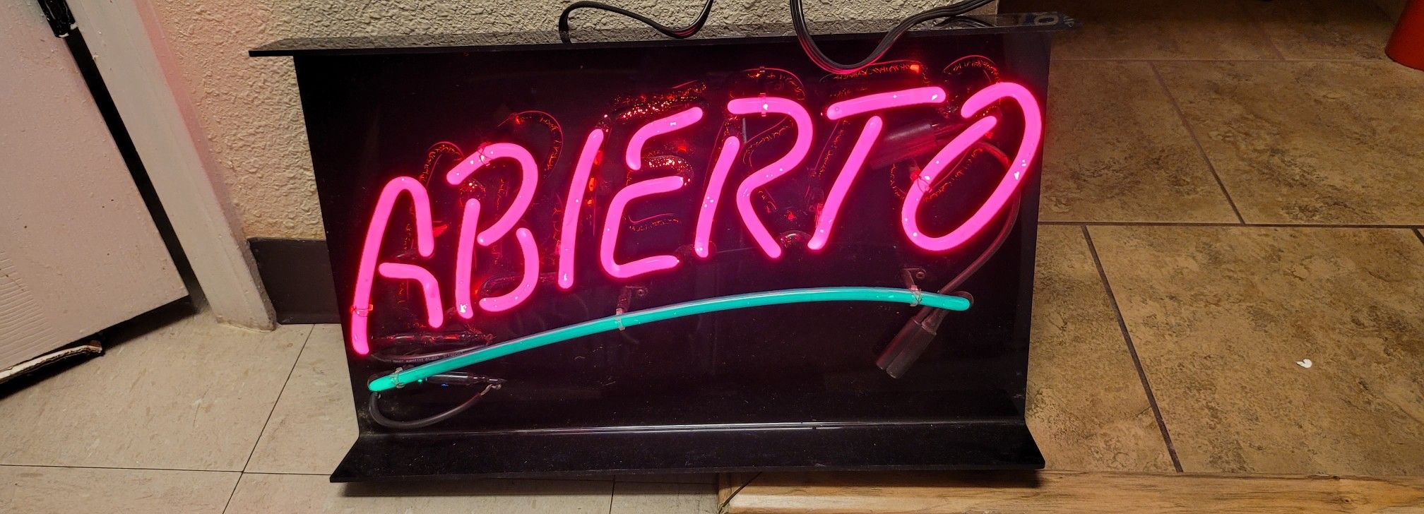 Abierto Neon Sign