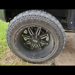 22x12 universal chevy ford dodge rim n tires 37/13'50