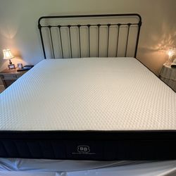 Brooklyn Aurora hybrid king size mattress Include The Box Springs