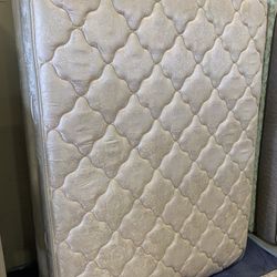 Queen Mattress And Box Spring 