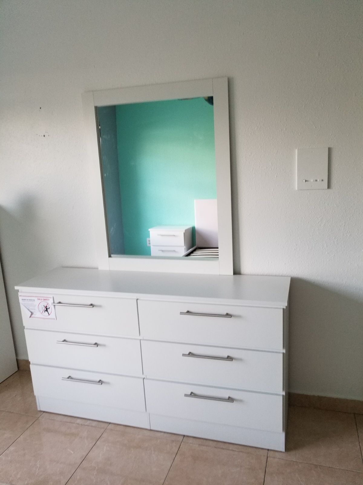 Comoda con espejo... Dresser with mirror