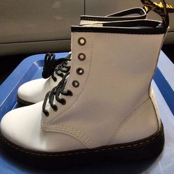 NEW Dr. Martens Zavala white combat boots-$125