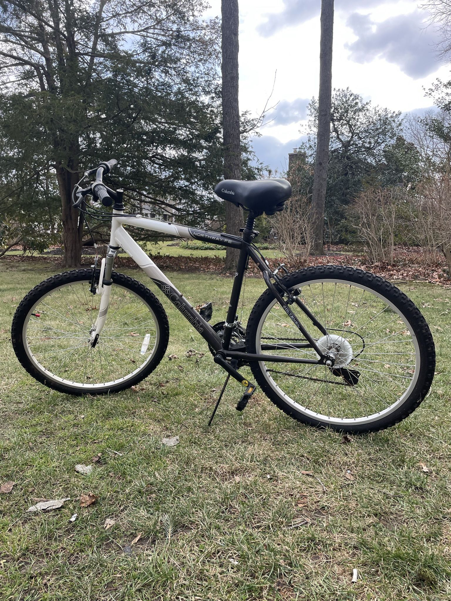Columbia Northway FE 21-speed 26" Mens Comfort Bike