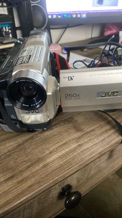 JVC GR-DVL305 Mini Digital Camcorder