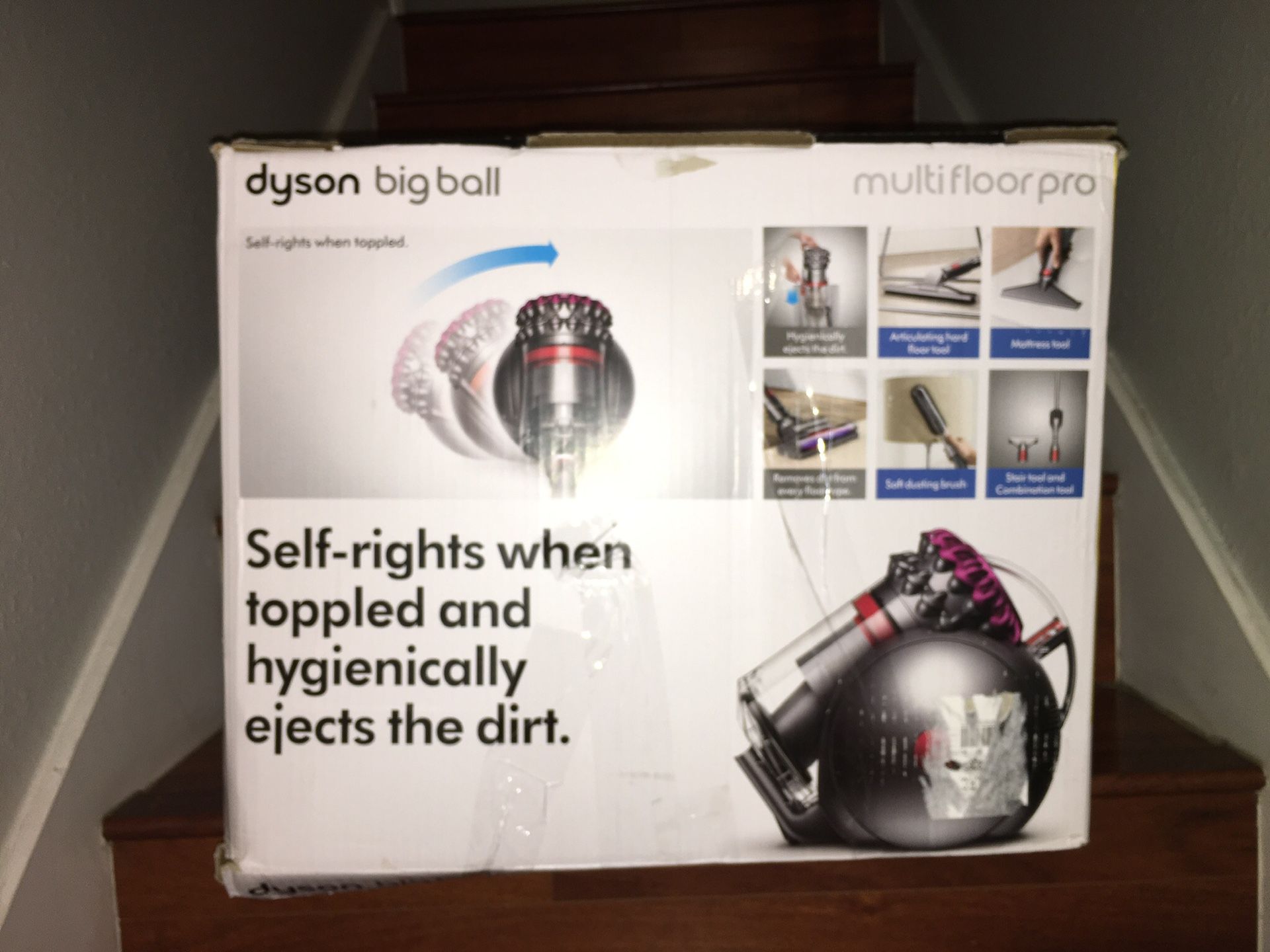 Dyson vacuum big ball multifloor pro NEW