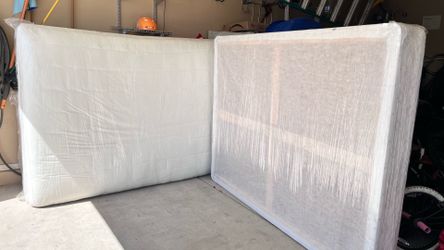 Queen pillow top