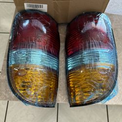 Right+Left Side Rear Tail Brake Light Lamp Tail Light Replacement For Toyota Tacoma 2001 2002 2003 2004