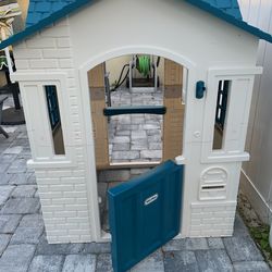 Little Tikes Small Cape Cottage Refresh Playhouse