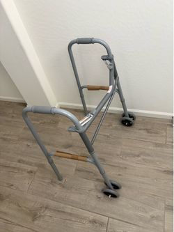 Medline Heavy Duty Folding Walker / Supports up to 600lb.