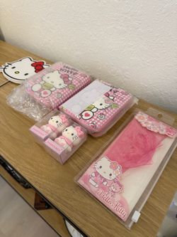 Hello Kitty Wallets & Stationery Set Bundle