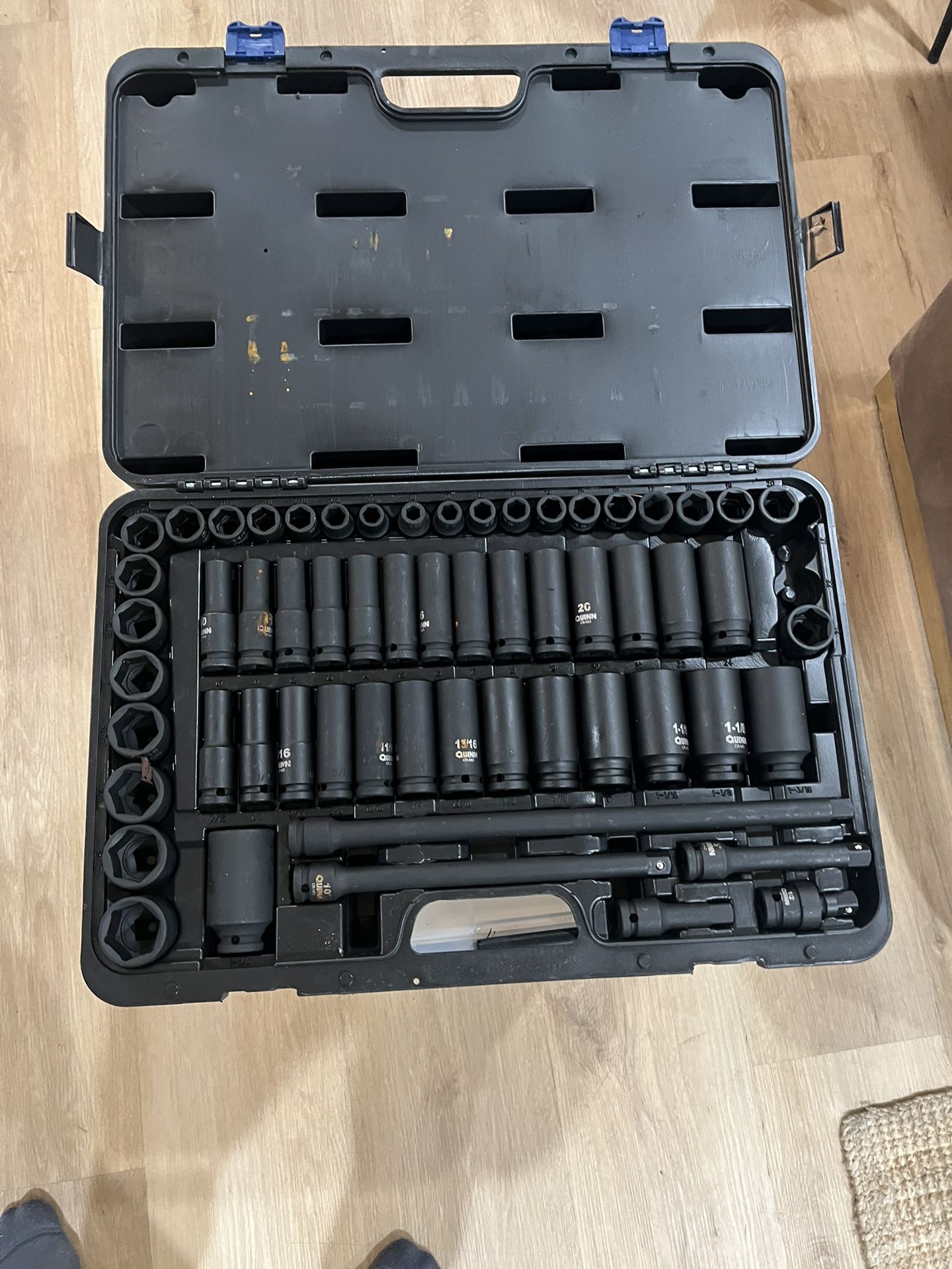QUINN 58680 1/2 in. Drive SAE & Metric Master Impact Socket Set, 61 Piece Set