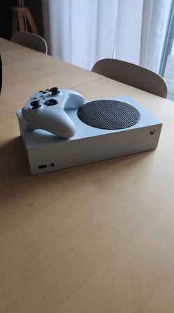 1TB Xbox series s + Gamesir g7 SE controller