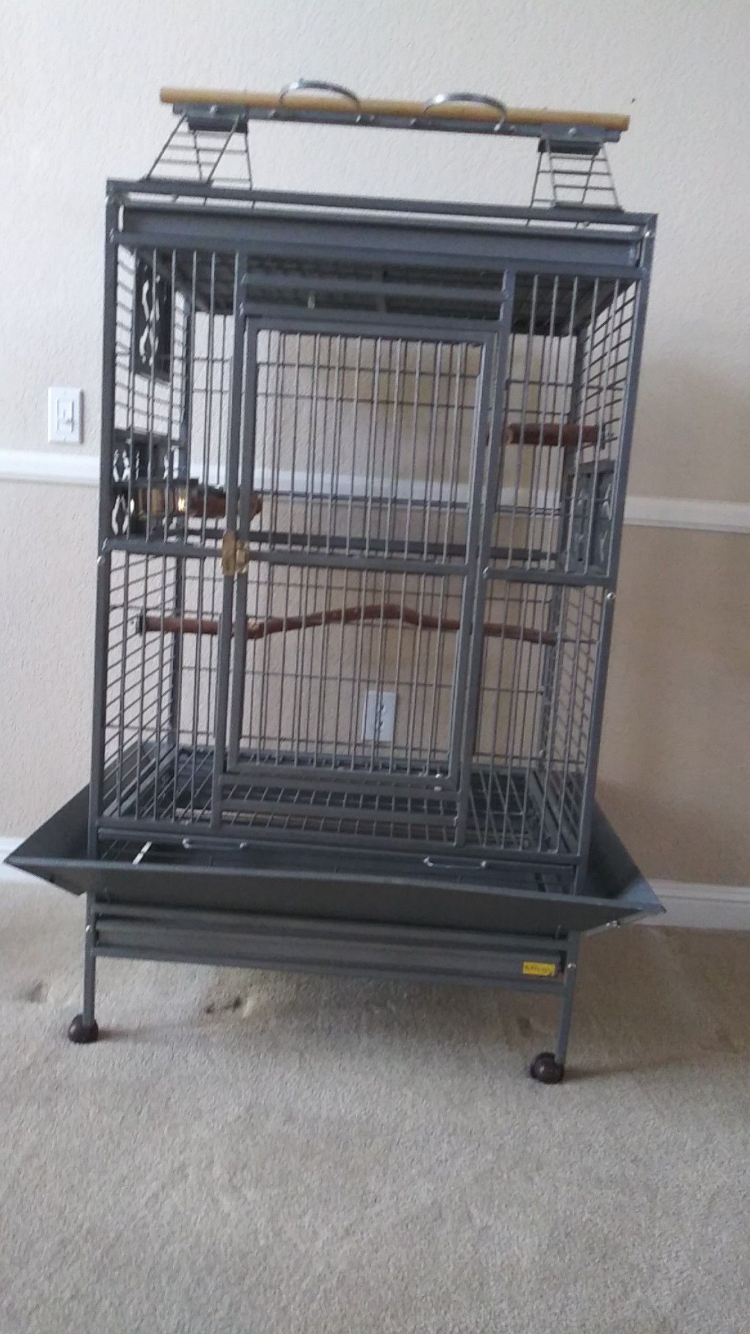 Large parrot cage....heavy duty!