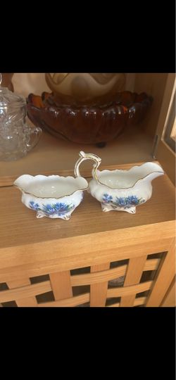 Vintage Hammersley fine bone china creamer and open sugar bowl set in the highly collectible "Cornflower Blue" pattern (Pattern #6034).