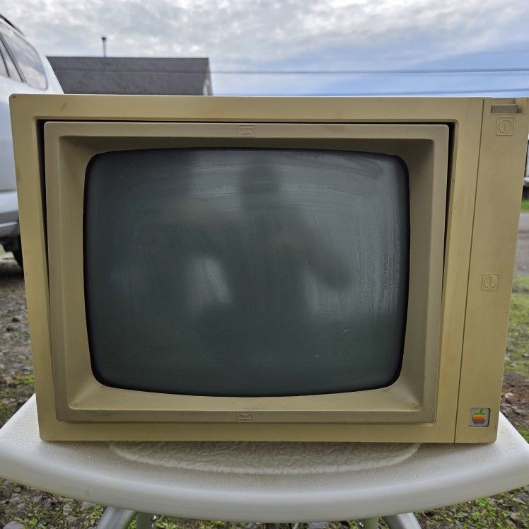 Apple Computer Moniter Vintage