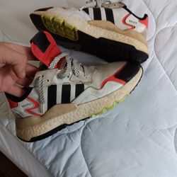 Sz 8 Adidas Runners