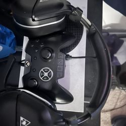Xbox Series S + Accessories 
