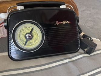 Vintage AM/FM Radio