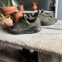 nike air max mens size 9,5 