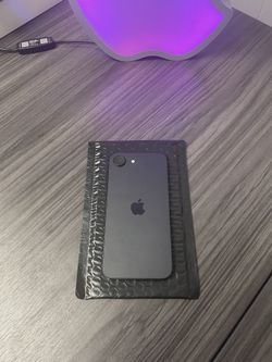 iPhone 16E 128GB Black Metro Locked Good Condition