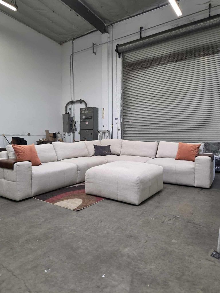 6pc Sectional Couch- Free Delivery‼️