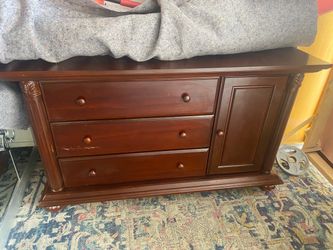 Baby cache Cherry Wood Dresser with Drawers and Cabinet