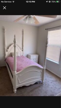 BEAUTIFUL TWIN SIZE BED FRAME ONLY