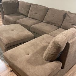 Sectional Sofa With Ottoman Great Condition 