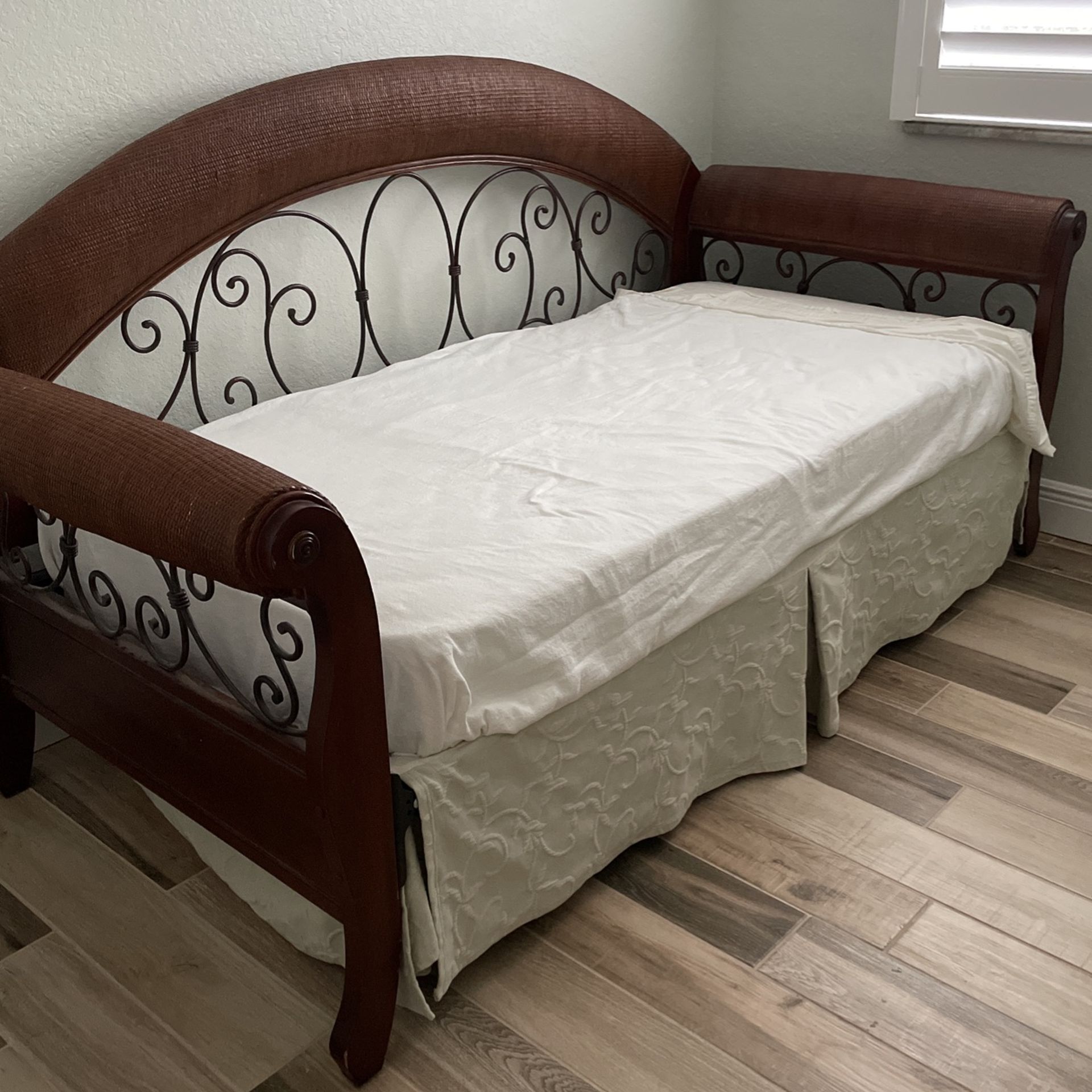 Trundle Bed