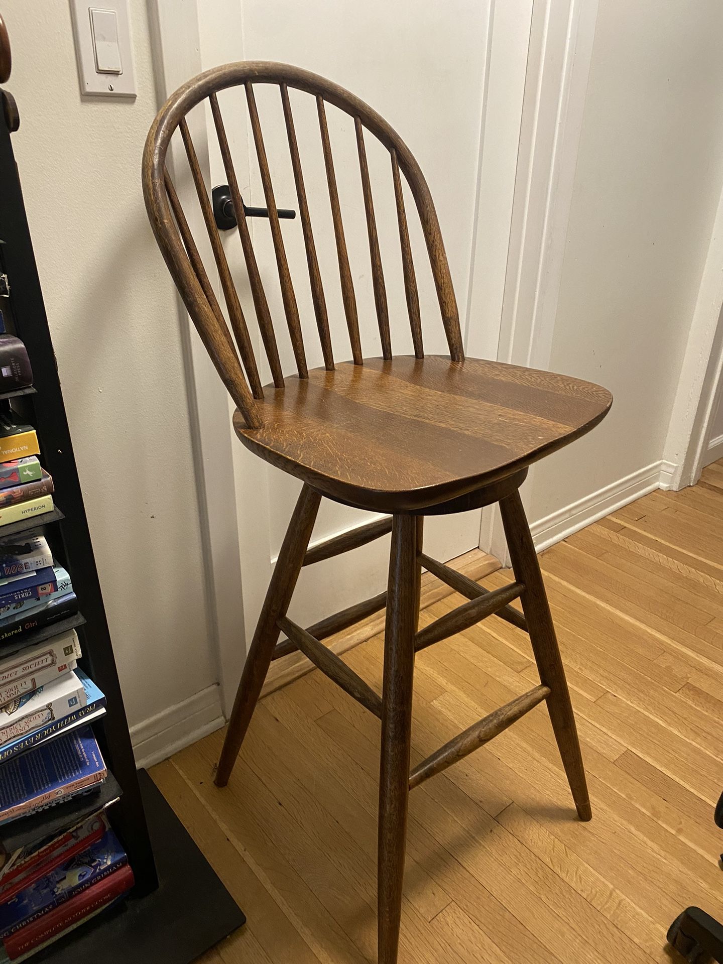 Windsor Counter Height Stool