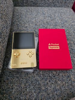 Analogue Pocket x Supreme