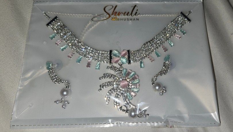 Necklace & Earrings Set