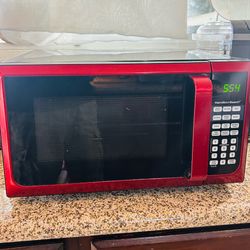 Hamilton Beach Countertop Microwave Oven with Glass plate & Owner’s Manual -Red Stainless Steel