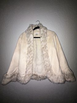 White House Black Market faux-fur trimmed cape/jacket (XS)