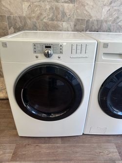 Kenmore set gas Laundry