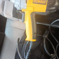 Dewalt 9 Amps 1/2 in. Spade Handle Corded Drill