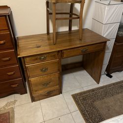 Free Small Desk And Chair