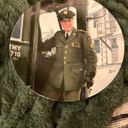 Elvis Presley Collectors Plate 