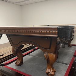 Beautiful Pool Table!! Like new!!