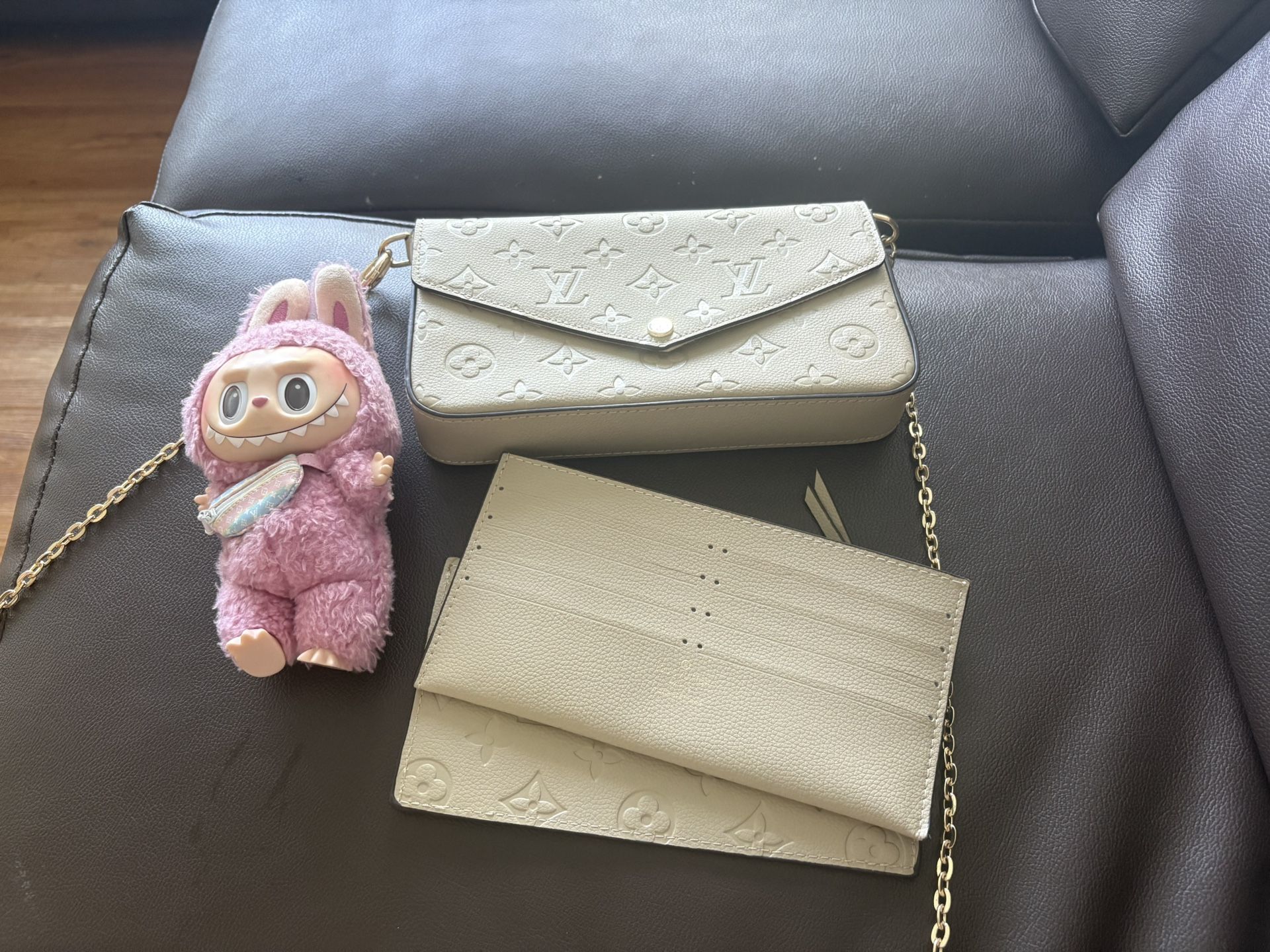 Louis Vuitton Pochette 