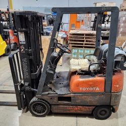 Toyota 3500lb Capacity Forklift 