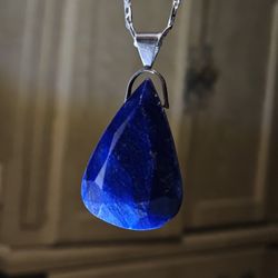  Natural Sapphire Tear Drop Pendant 