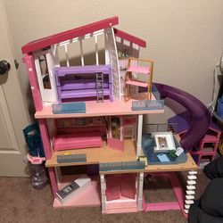 Large Barbie/Doll House 