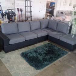 Gray And Black Comfy Sectional 